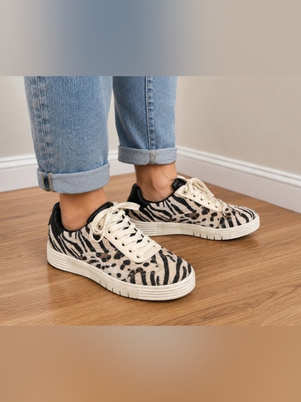 Let’s See Style LA Animal Print Sneakers – Size 6